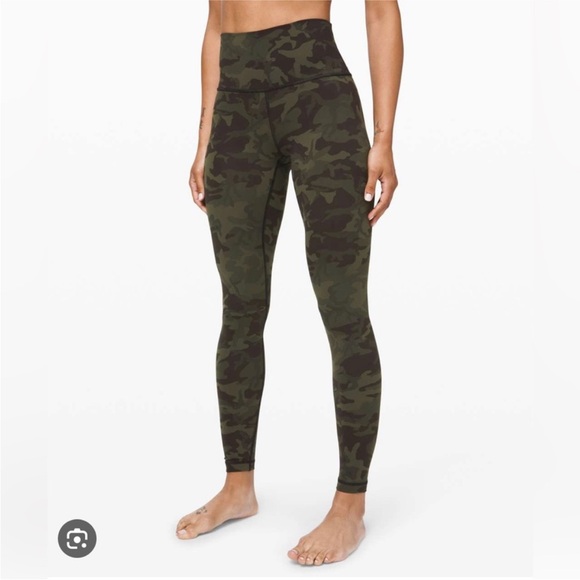 lululemon athletica Pants - Lululemon wunder under pants in green camo size 6 with 25 inch inseam